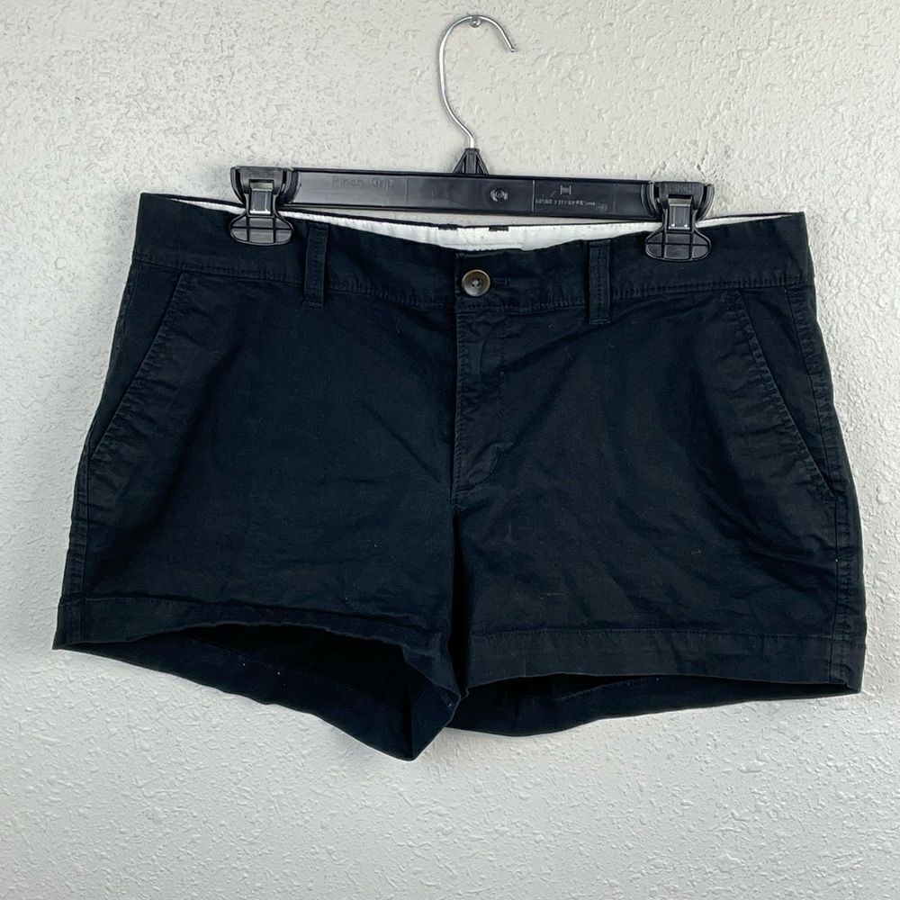 Pre-Owed Old Navy Womens Black Short Size 8